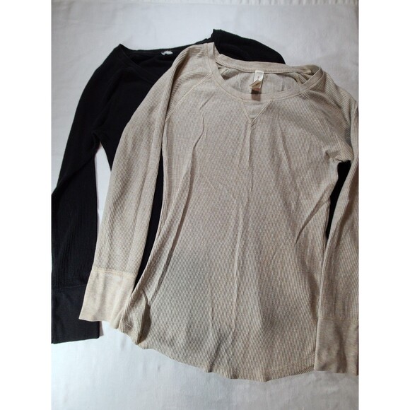 No Boundaries 2 pack Lightweight Form Fitted Long Sleeve Ribbed Tops size Large - Picture 1 of 8